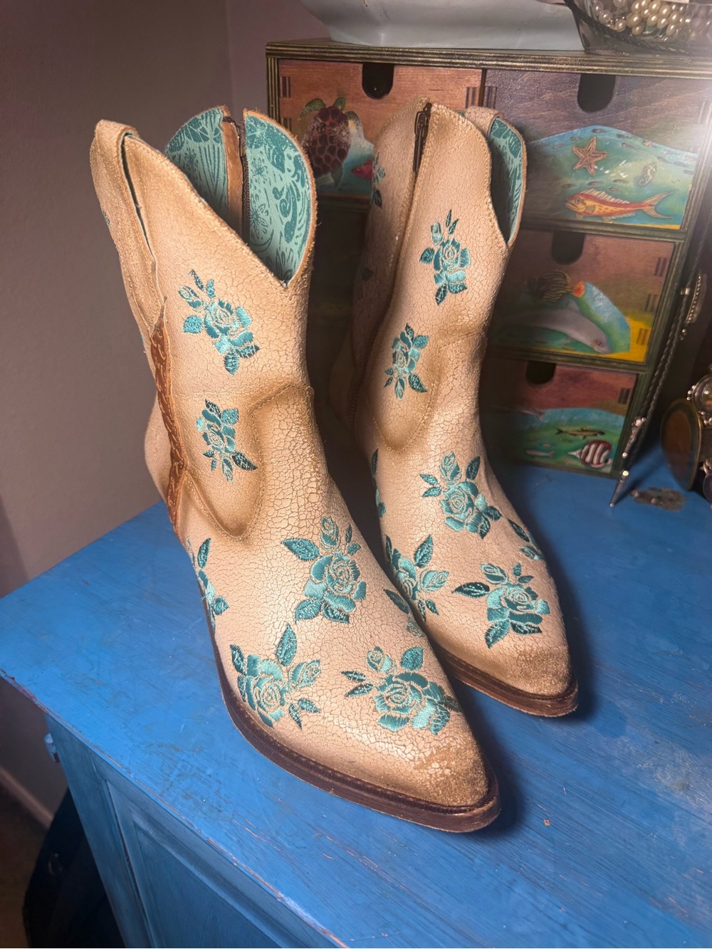 Corral Cream Cowboy Boots with Teal Rose Embroidery
